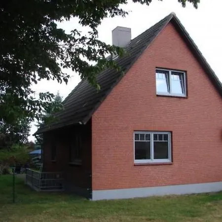 In Mit Grossem Garten By Interhome Winnemark