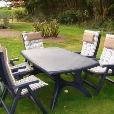 In Mit Grossem Garten By Interhome *