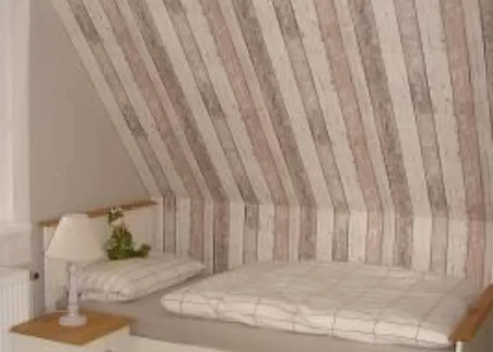 In Mit Grossem Garten By Interhome Vakantiehuis