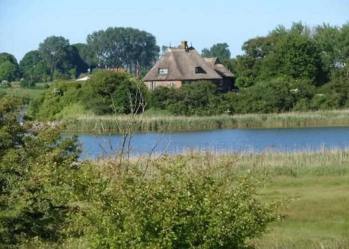 In Mit Grossem Garten By Interhome Winnemark